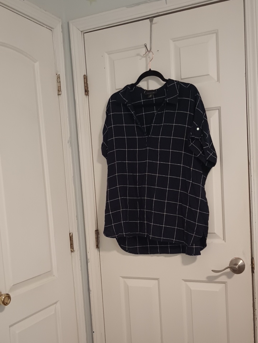 Tahari Navy Blue Windowpane Short Sleeve Blouse Linen Blend